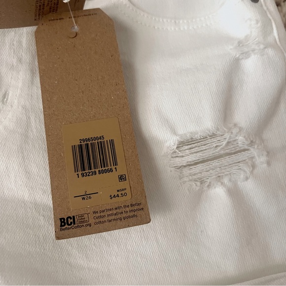 NWT LEVI'S WHITE DENIM SHORTS - Picture 6 of 8